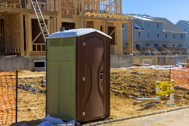 Porta potty delivery and setup in Burt, MI